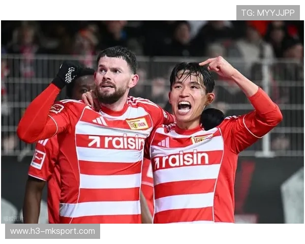 “德甲豪门密切追赶，冠军之战悬而未决”，德甲冠名