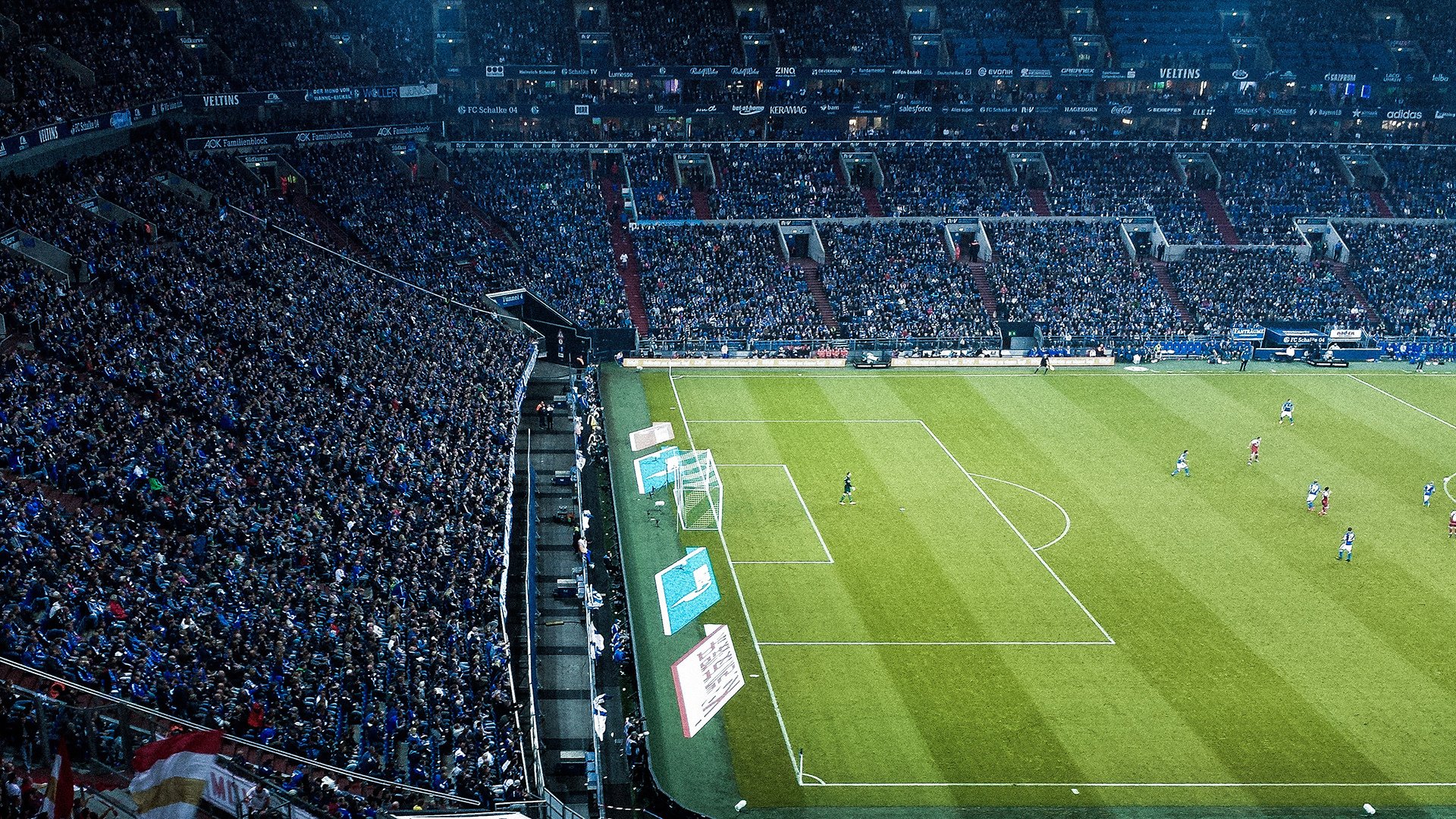 足球联赛冠军争夺战分析